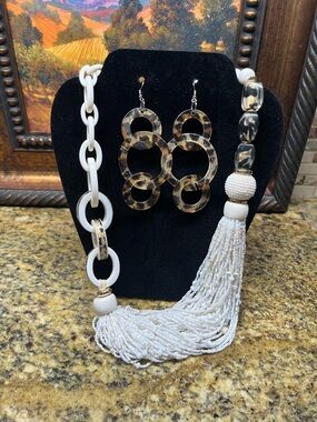 Chico's Tortoiseshell Linked Hoop Drop Earrings and beaded necklace set